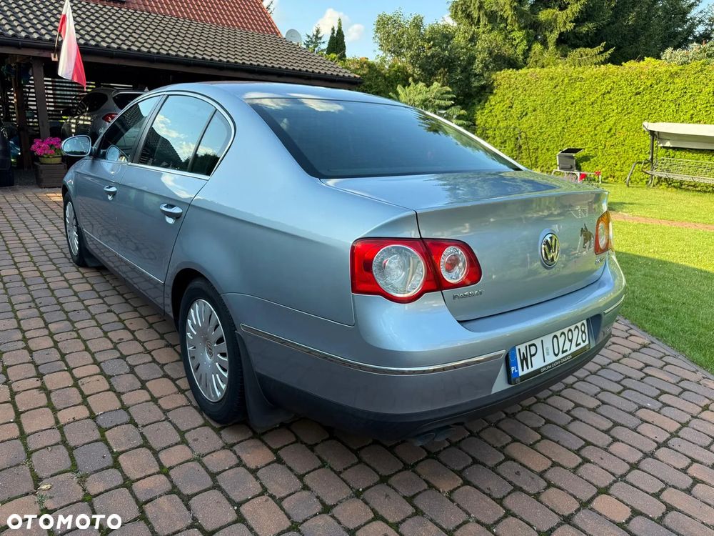 Volkswagen Passat 2.0 TDI Comfortline - 5