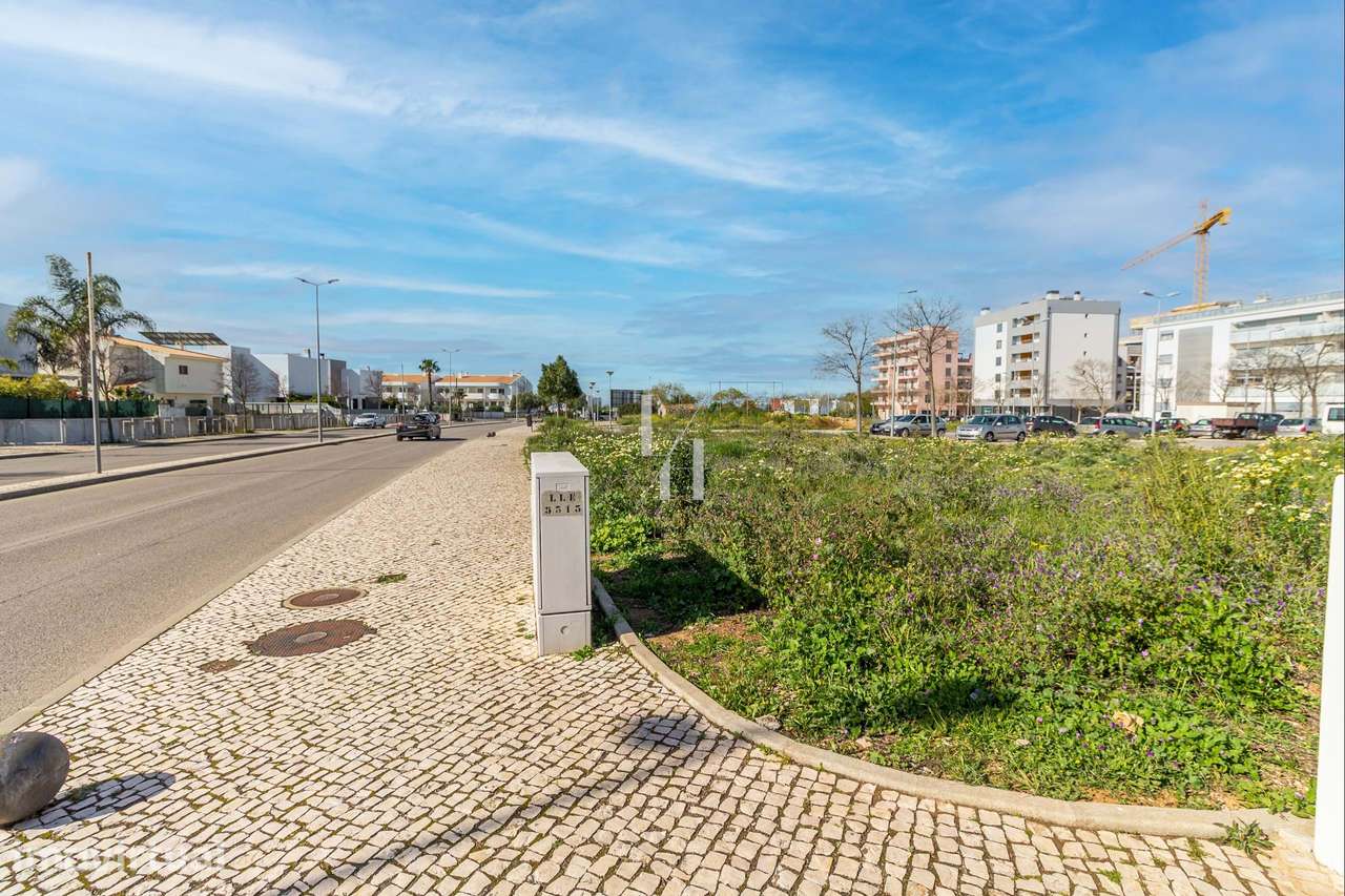 Terreno urbano para construção de 8 apartamentos T3 em S. Clemente, Lo - Grande imagem: 4/7
