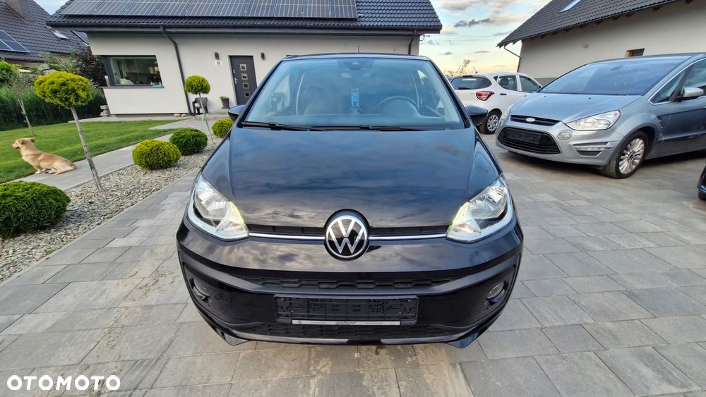 Volkswagen up! Active - 8