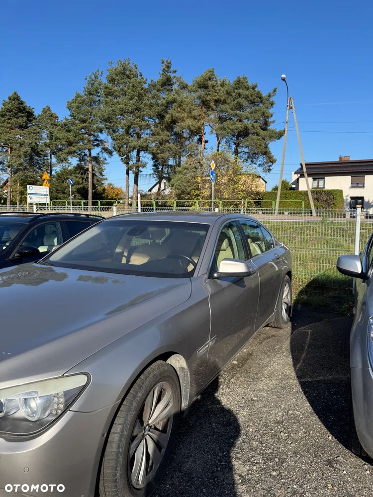 BMW Seria 7 2011 photo 3