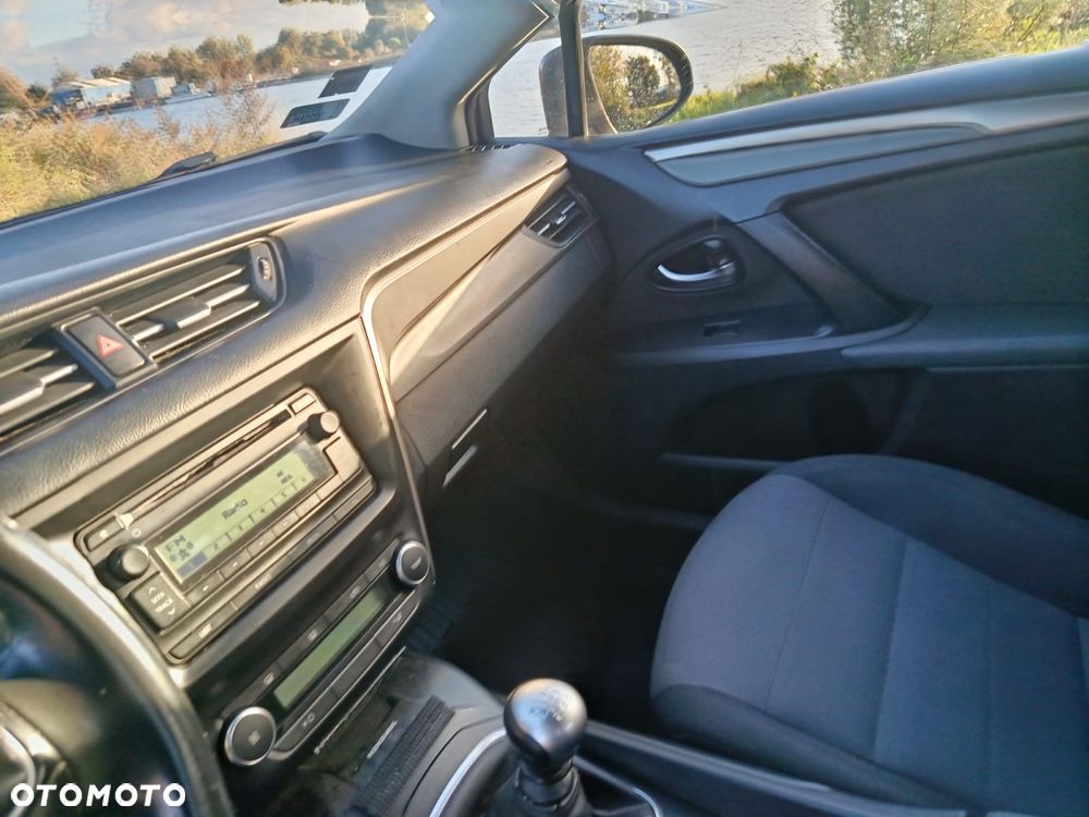 Toyota Avensis 1.8 Active - 2