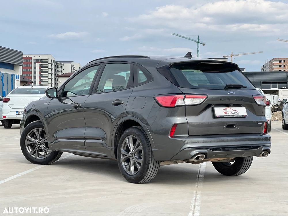 FORD Kuga 2023 — imagine 4