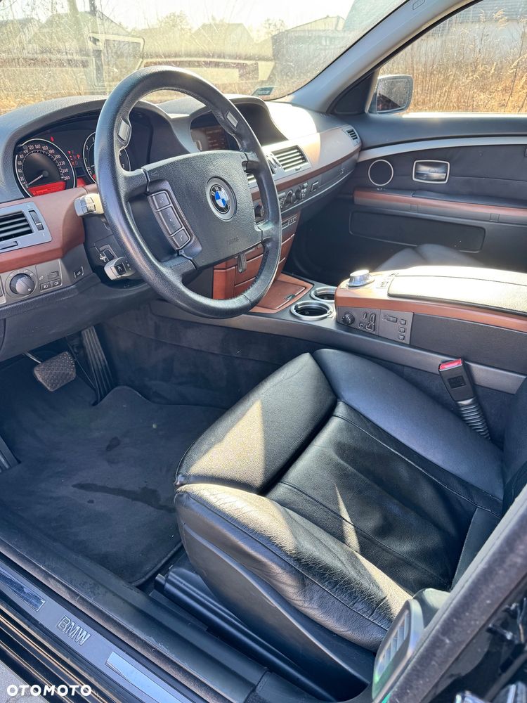 BMW Seria 7 735i - 9