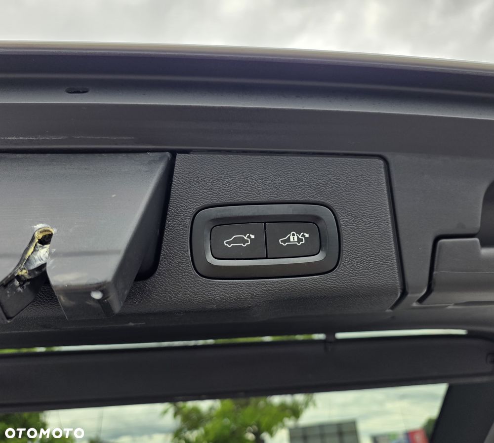 Volvo XC 60 D4 AWD Geartronic RDesign - 10