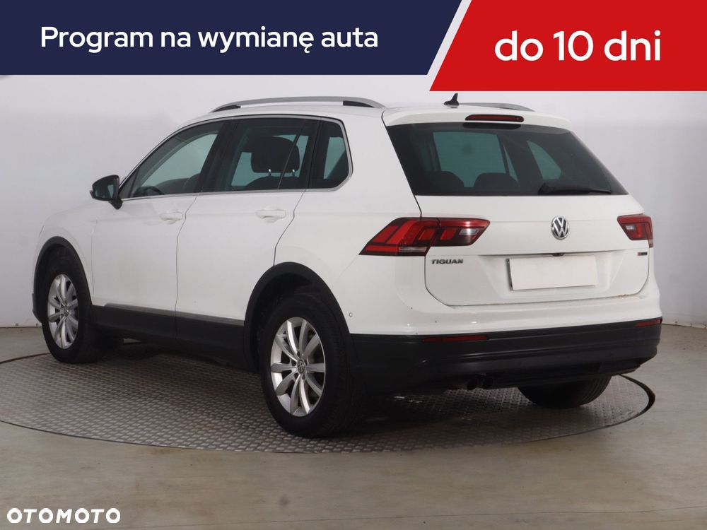Volkswagen Tiguan - 6