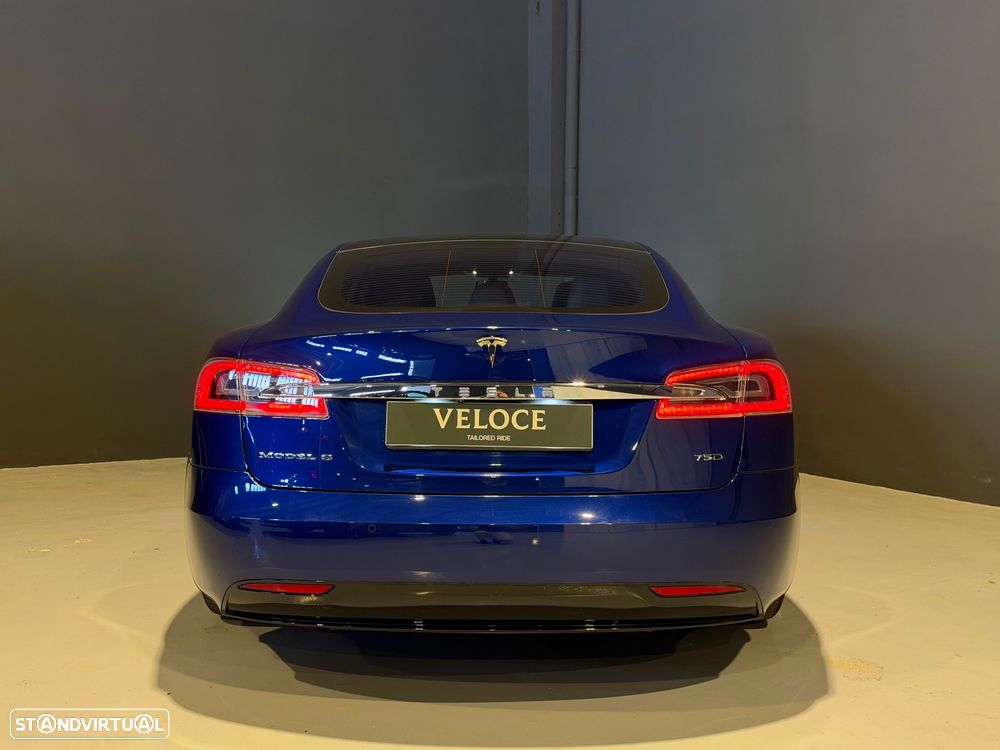 Tesla Model S - 9