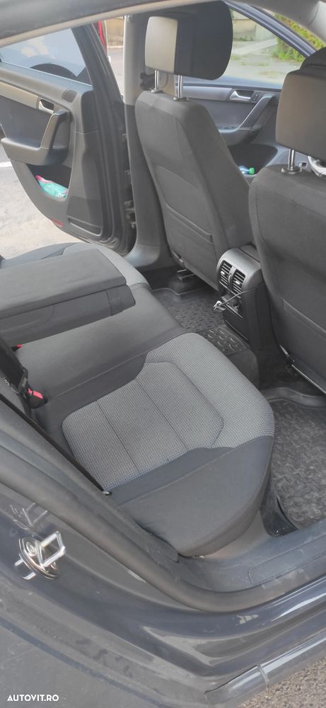 Volkswagen Passat - 10