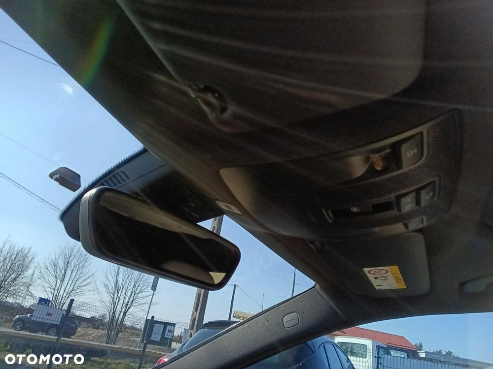 Mercedes-Benz GLA - 29