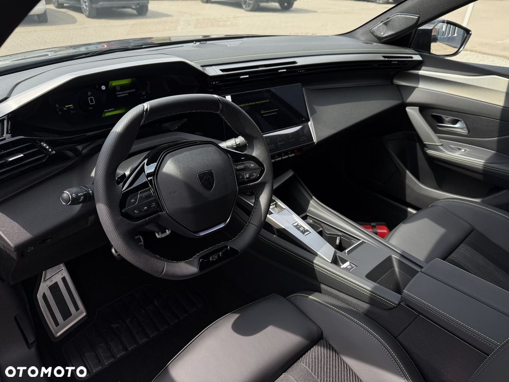 Peugeot 408 - 12