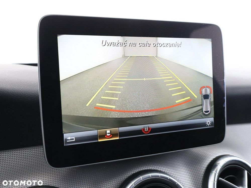 Mercedes-Benz CLA 180 7G-DCT Urban - 25