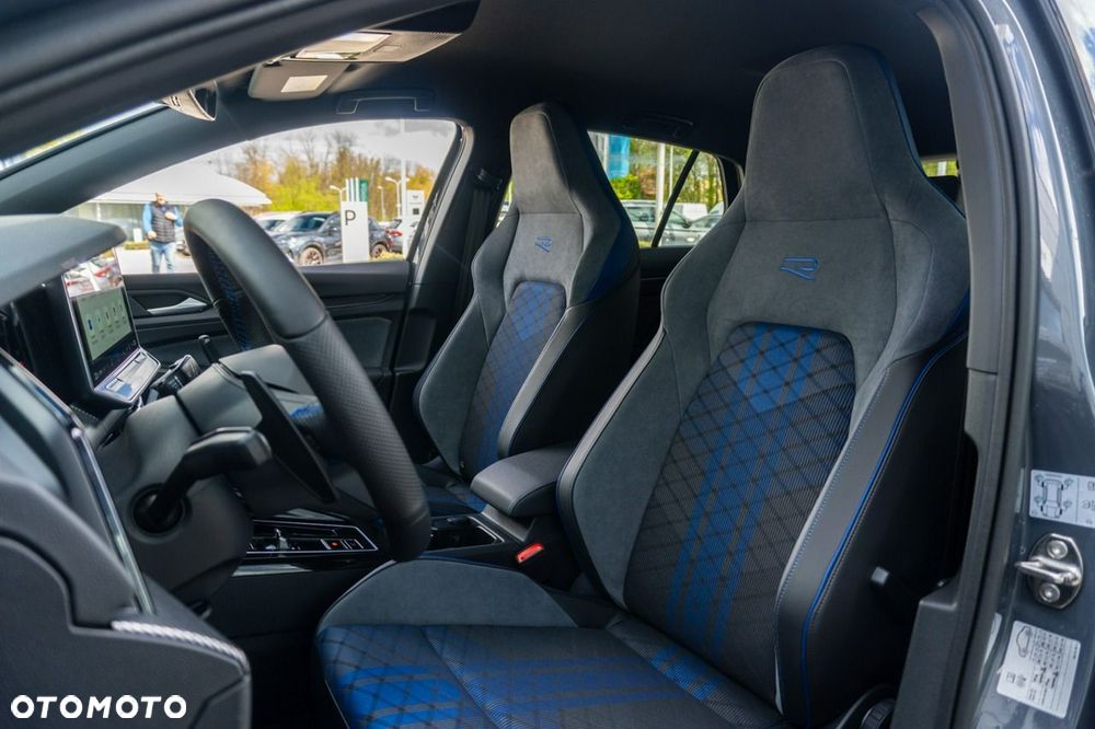 Volkswagen Golf - 11