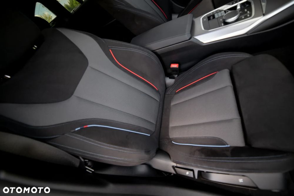 BMW Seria 3 330i xDrive M Sport sport - 39