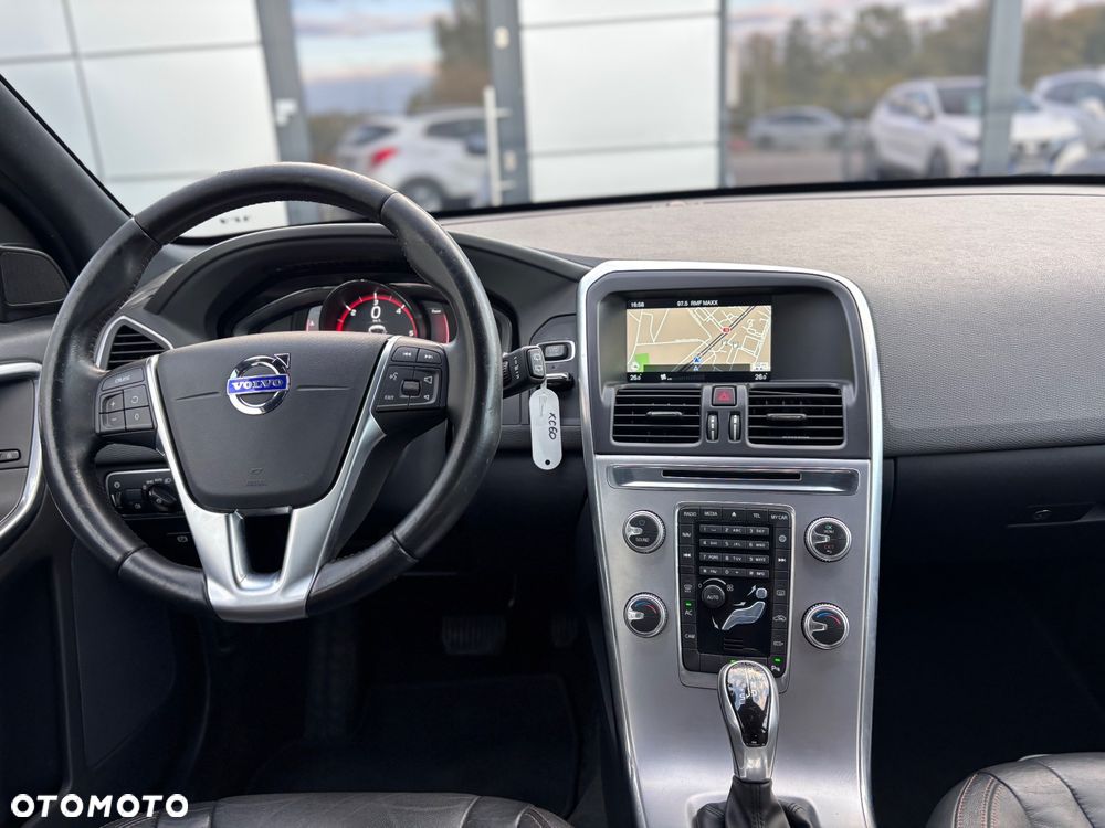 Volvo XC 60 D3 Geartronic Summum - 11