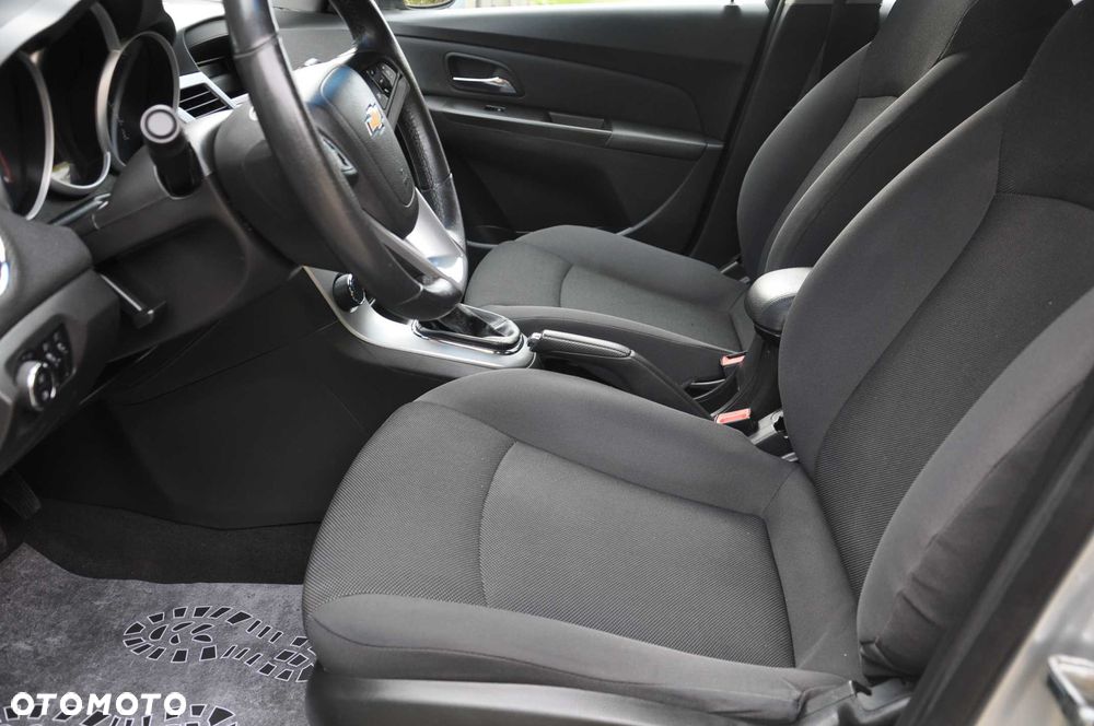 Chevrolet Cruze - 11