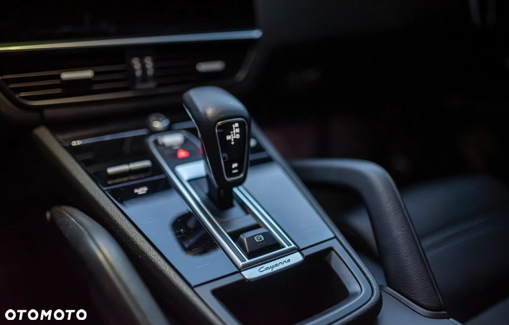Porsche Cayenne S - 23