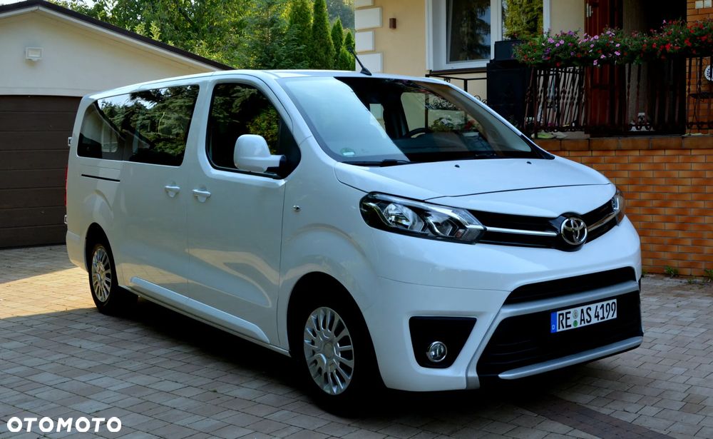 Toyota ProAce 1,5-l-D-4D L2 (8-Si.) Verso Family Comfort - 10