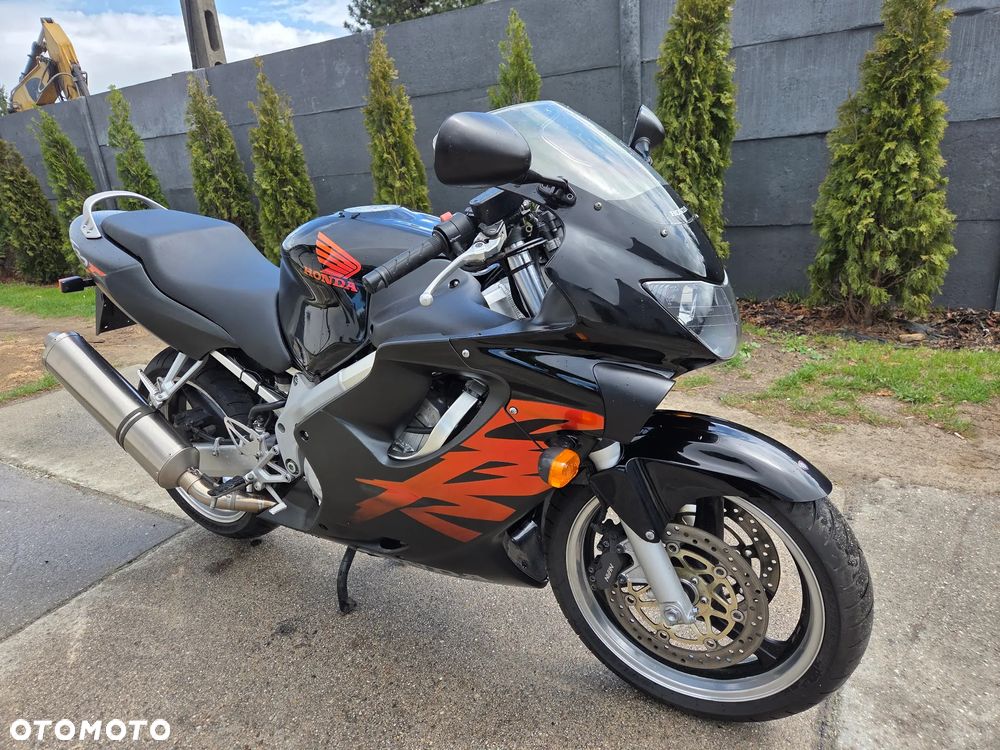 Honda CBR - 1