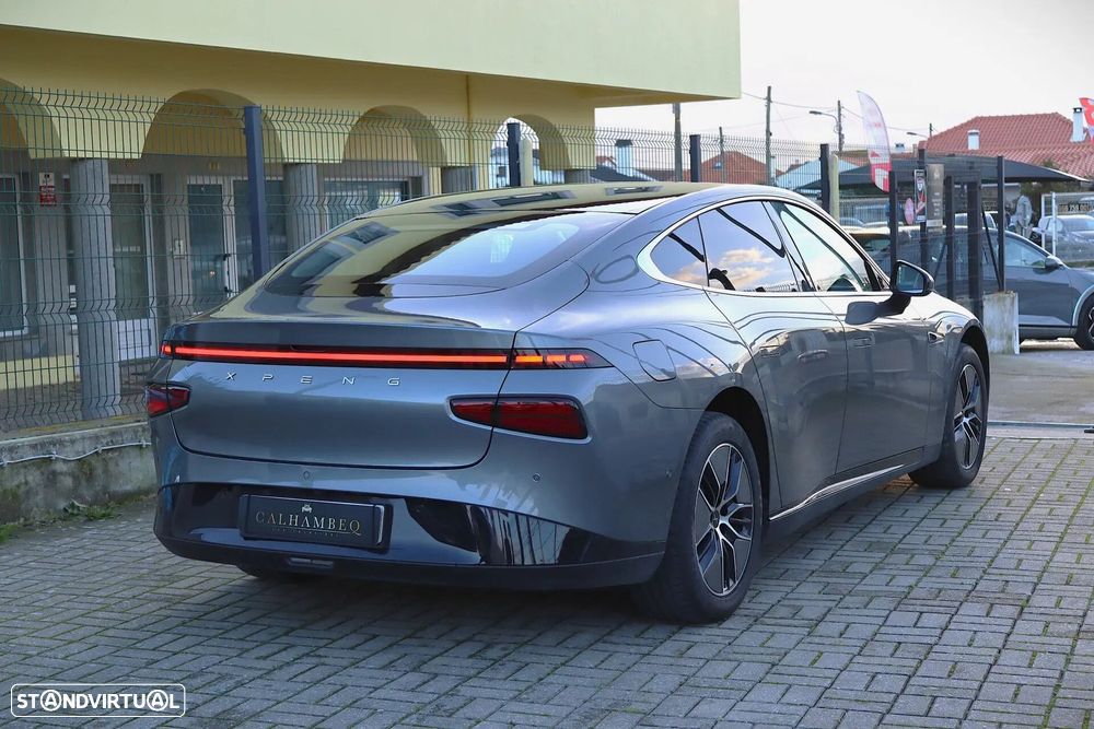 Xpeng P7i 86.2 kWh Long Range - 11