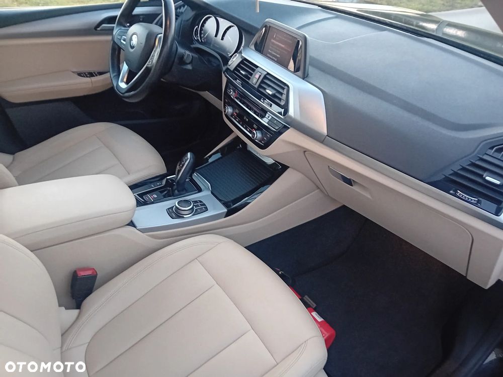 BMW X3 xDrive20i GPF Business Edition - 14