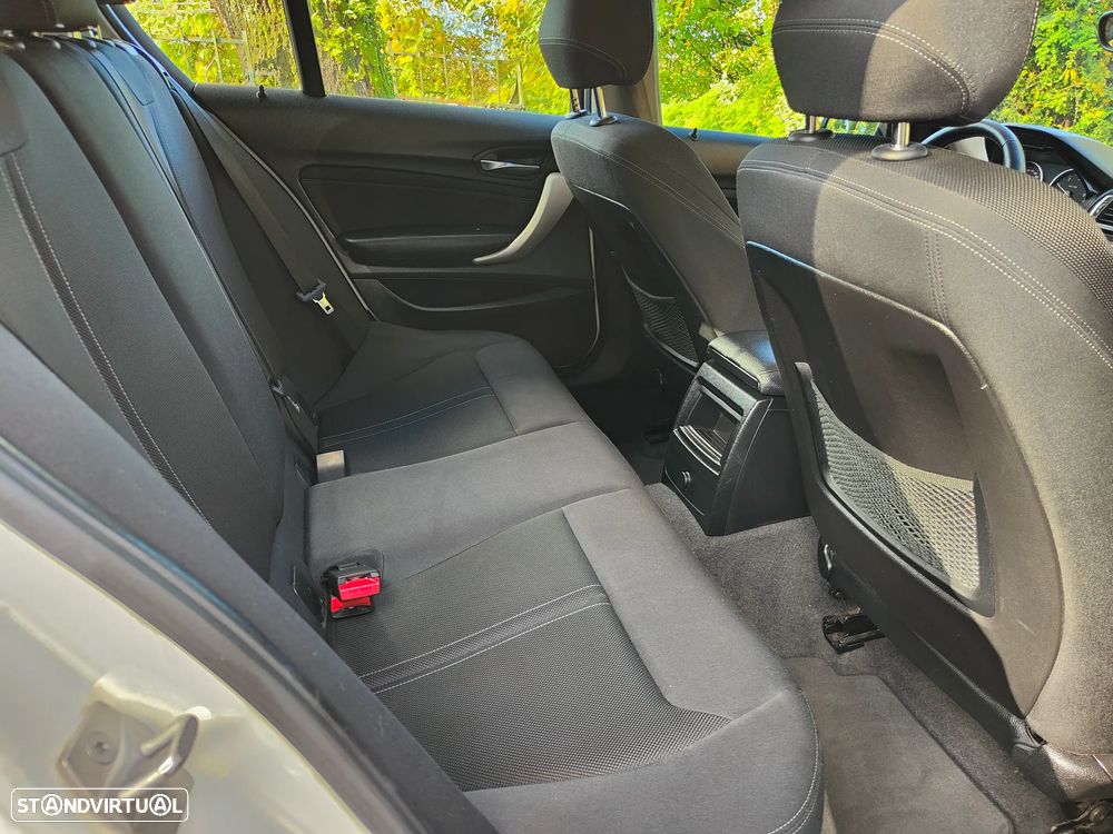 BMW 116 d Pack M - 7