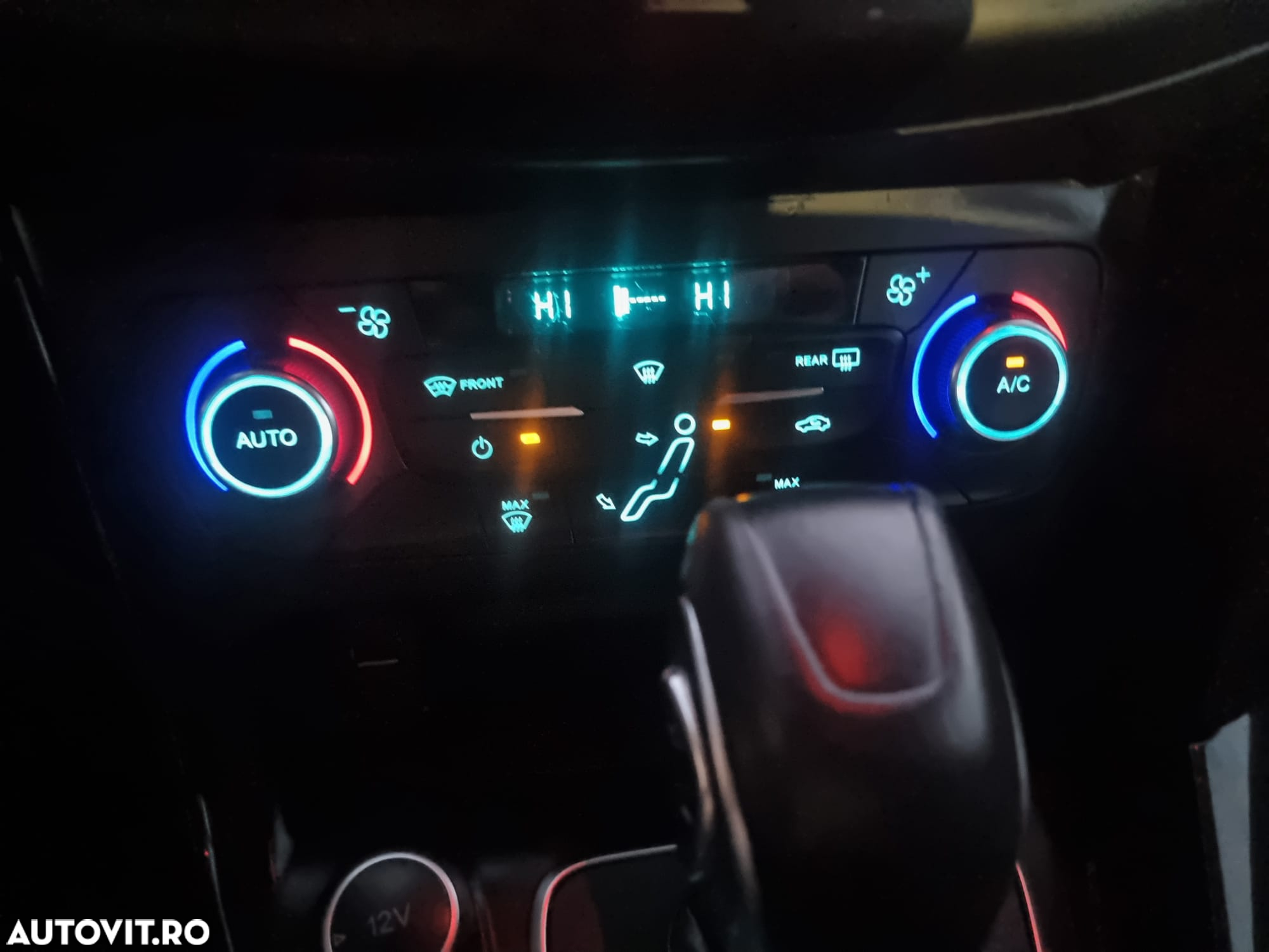 Ford Focus 1.5 EcoBlue Start-Stopp-System Aut. TITANIUM - 5
