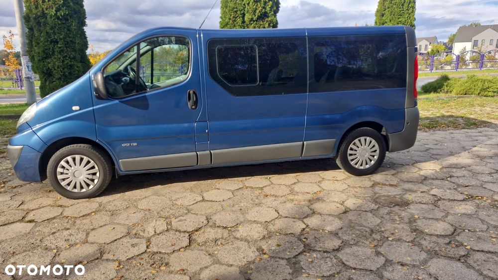 Renault Trafic 2010 photo 2