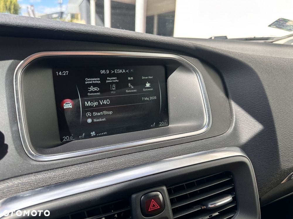 Volvo V40 - 24
