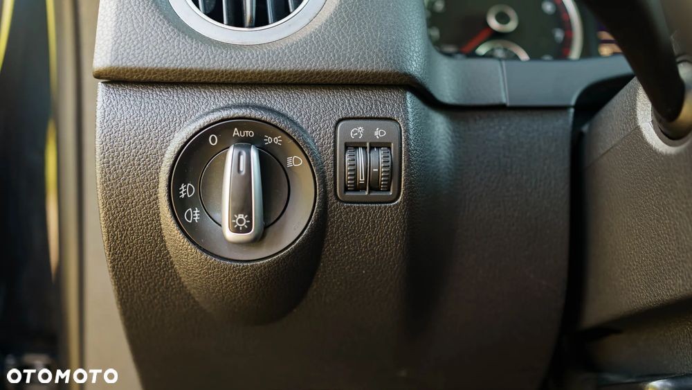 Volkswagen Tiguan 1.4 TSI BlueMotion Technology Team - 17