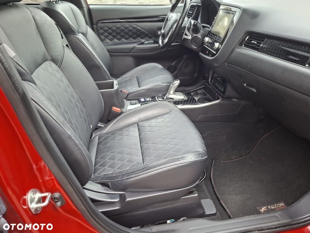 Mitsubishi Outlander 2.4 4WD Diamant+ - 21