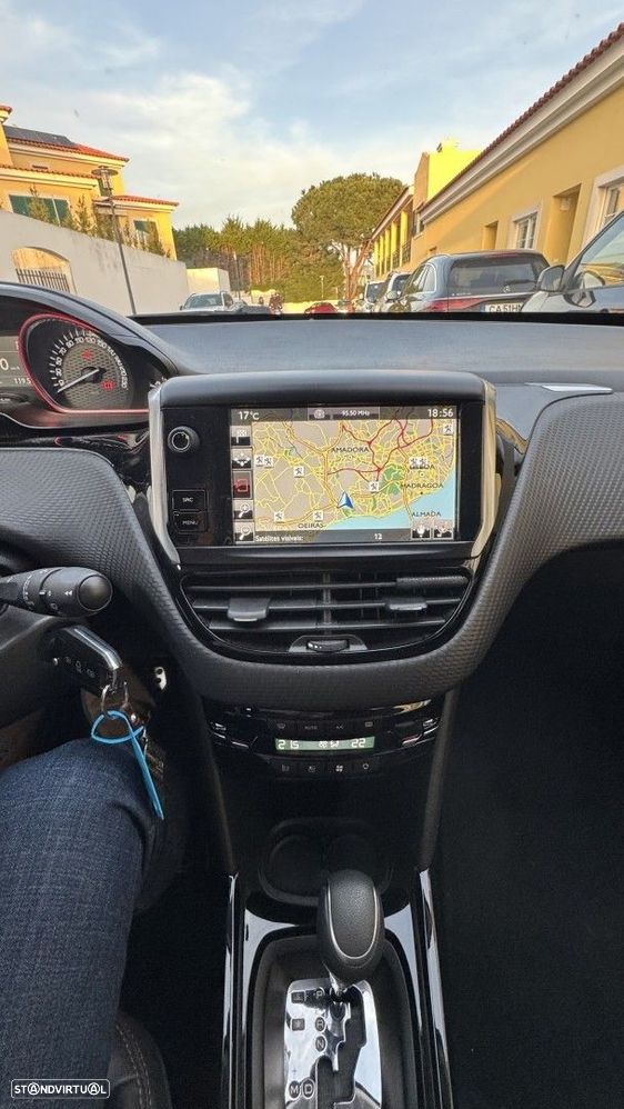 Peugeot 2008 1.2 PureTech GT Line EAT6 - 20