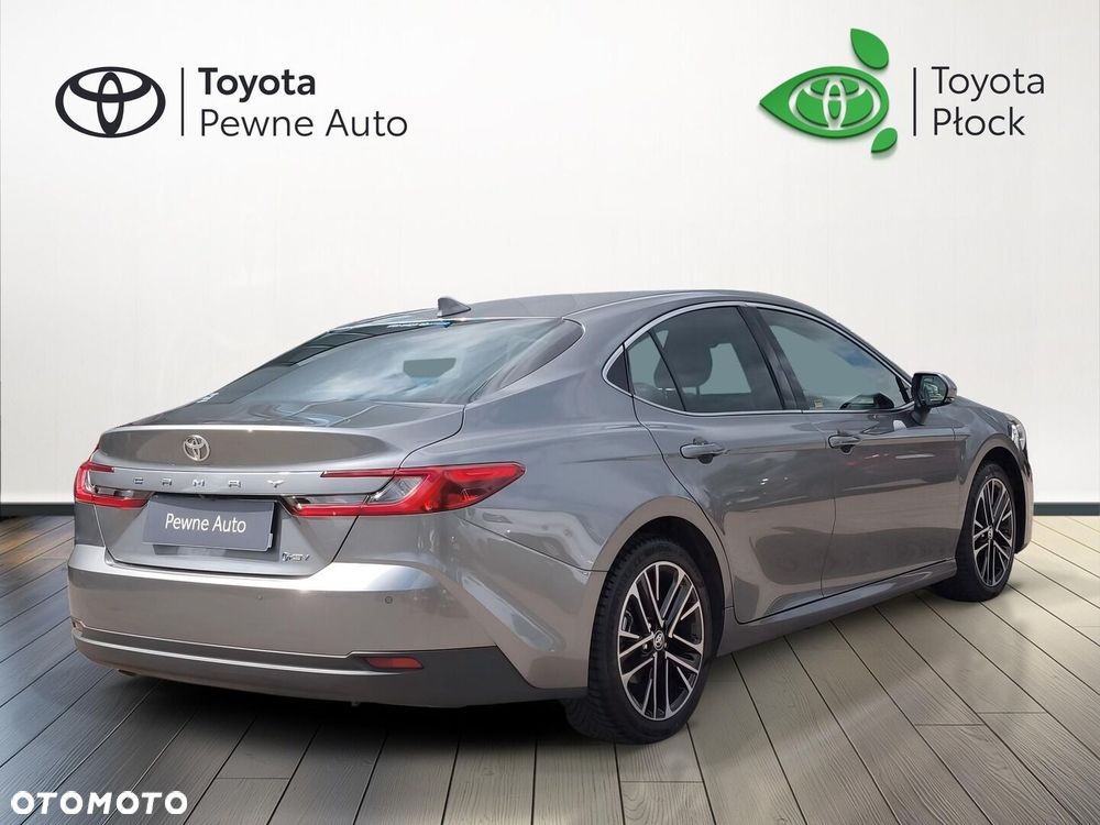 Toyota Camry - 7