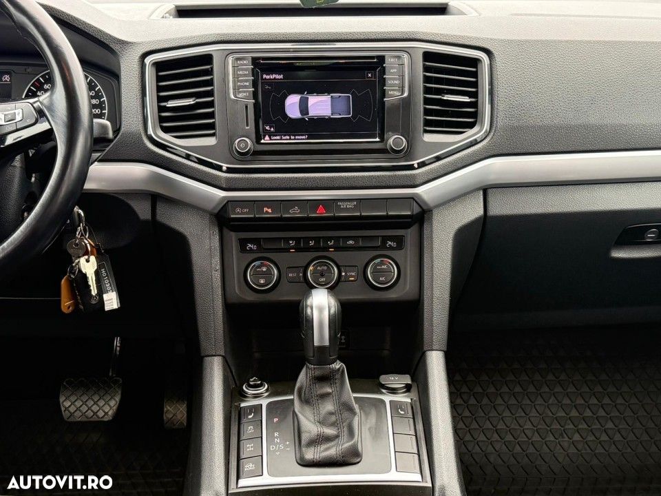 Volkswagen Amarok - 12