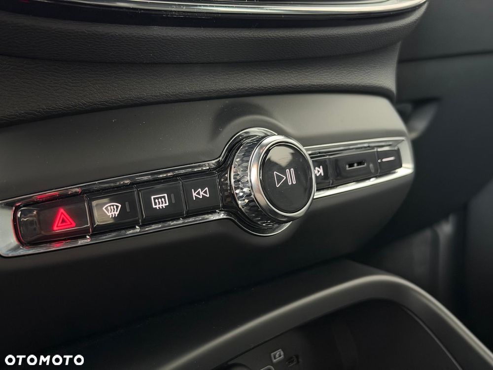 Volvo XC 40 B5 AWD Ultimate Dark - 13