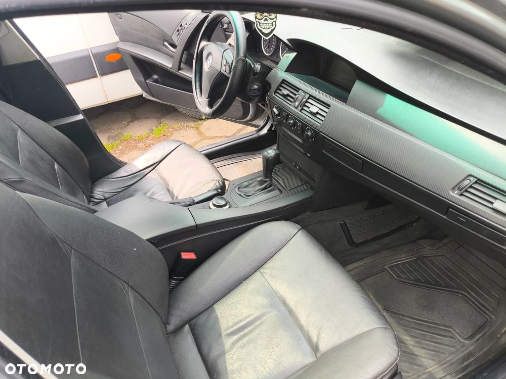 BMW Seria 5 525d - 5