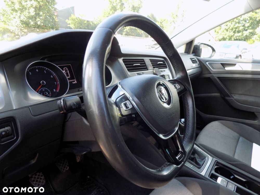 Volkswagen Golf - 10