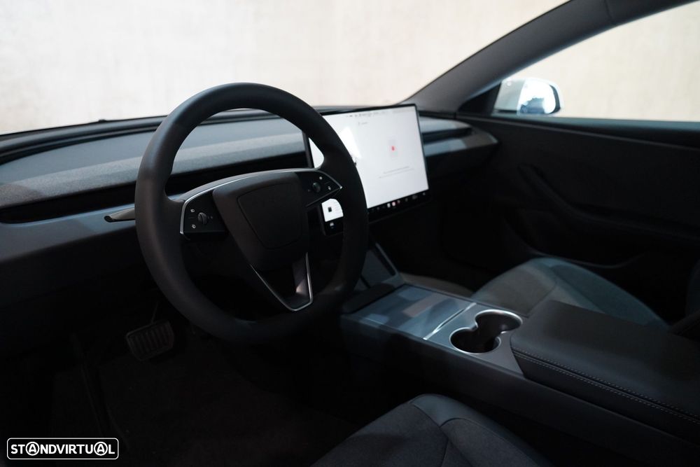 Tesla Model 3 - 7