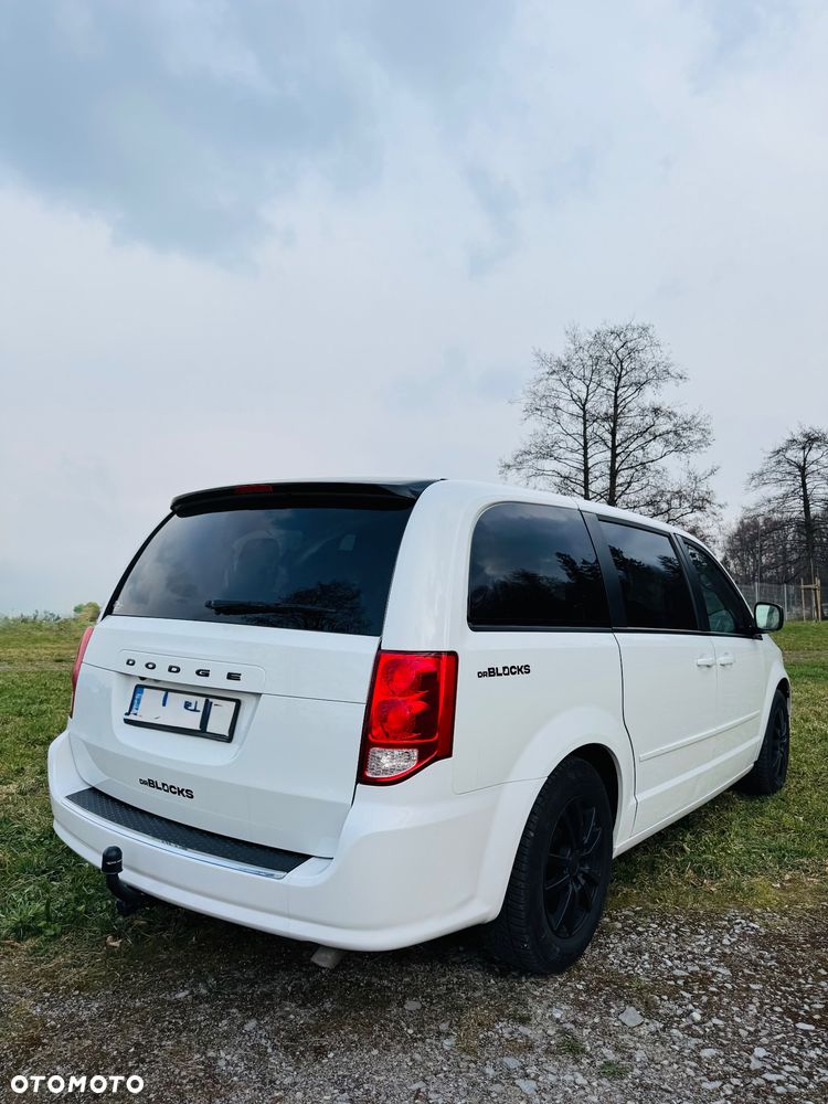 Dodge Grand Caravan - 3