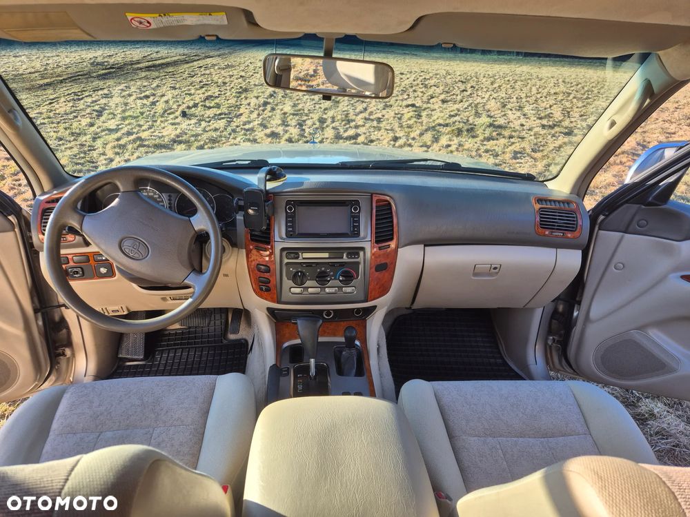 Toyota Land Cruiser - 9