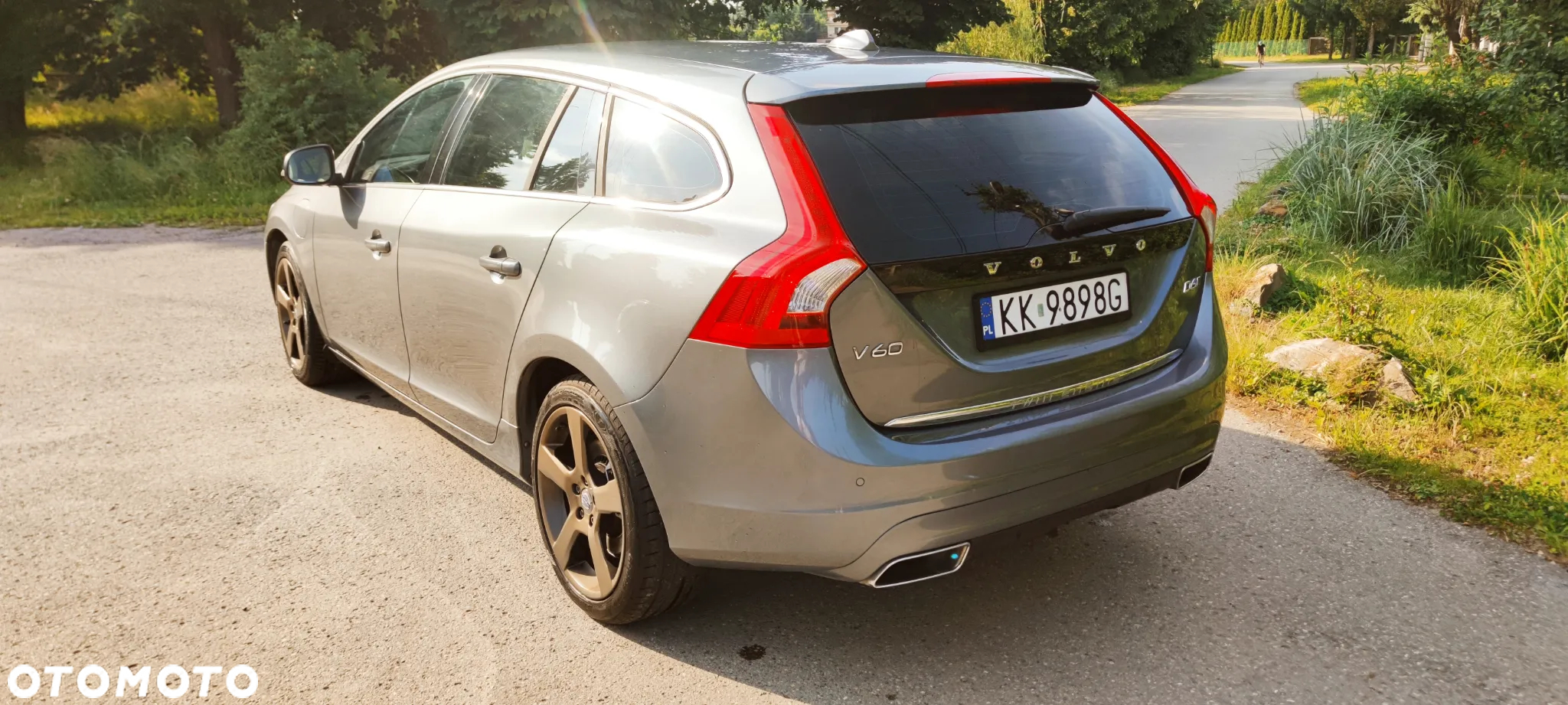 Volvo V60 D6 AWD Plug-in Hybrid Summum - 8