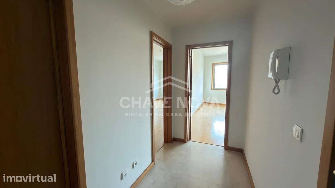 Apartamento T1 em Soares dos Reis C/lugar de garagem e arrumo - Grande imagem: 3/33