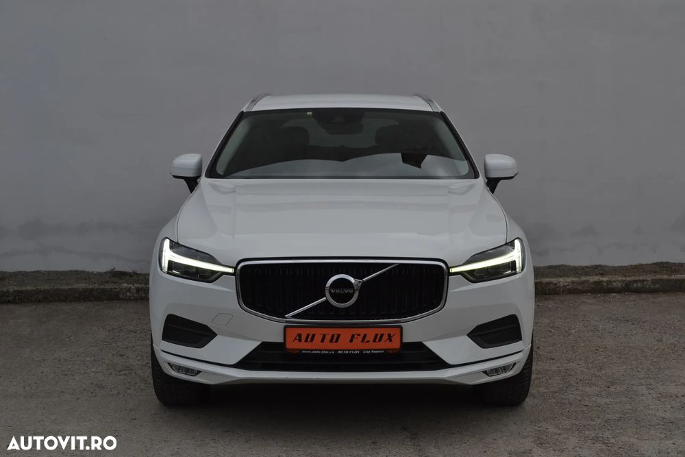 Volvo XC 60 B4 D AWD Geartronic Momentum Pro - 2