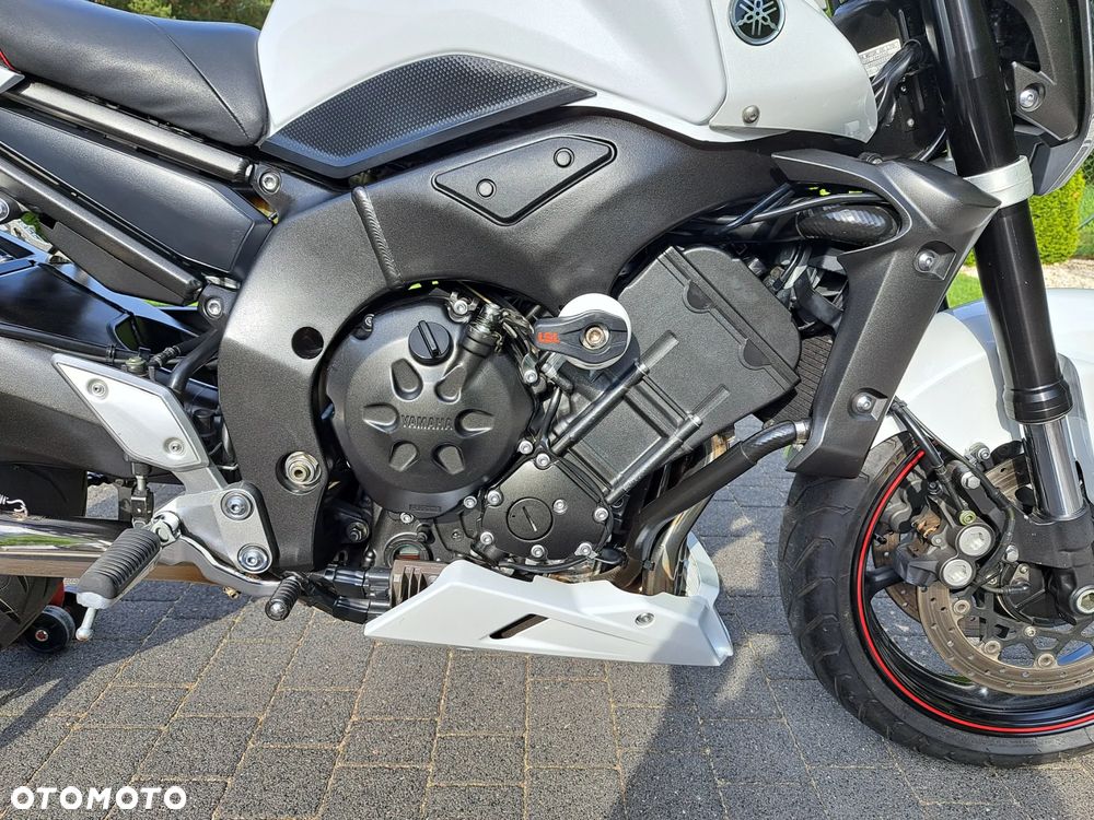 Yamaha FZ - 11