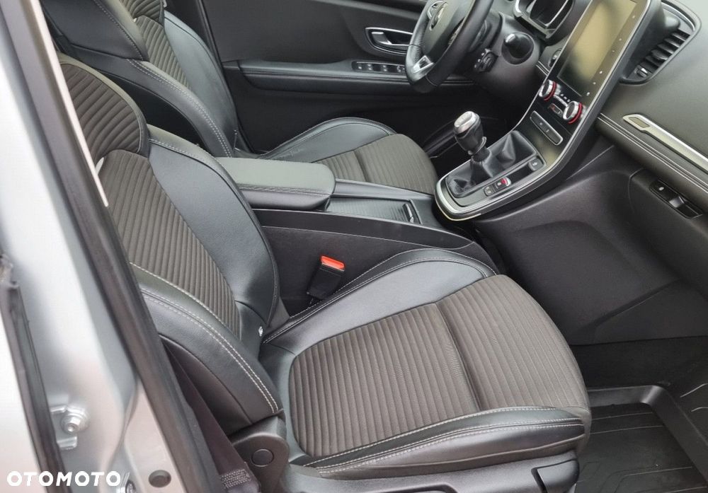 Renault Grand Scenic - 18