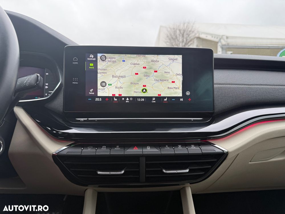 Skoda Octavia Combi 2.0 TDI DSG Premium Edition - 20