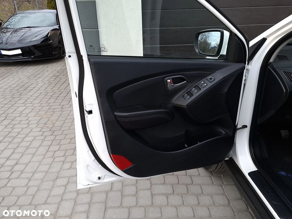 Hyundai ix35 1.6 2WD Fifa World Cup Edition - 10