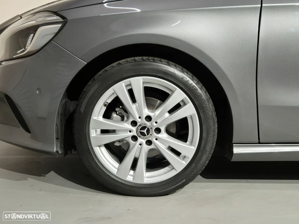 Mercedes-Benz A 180 d Urban - 37