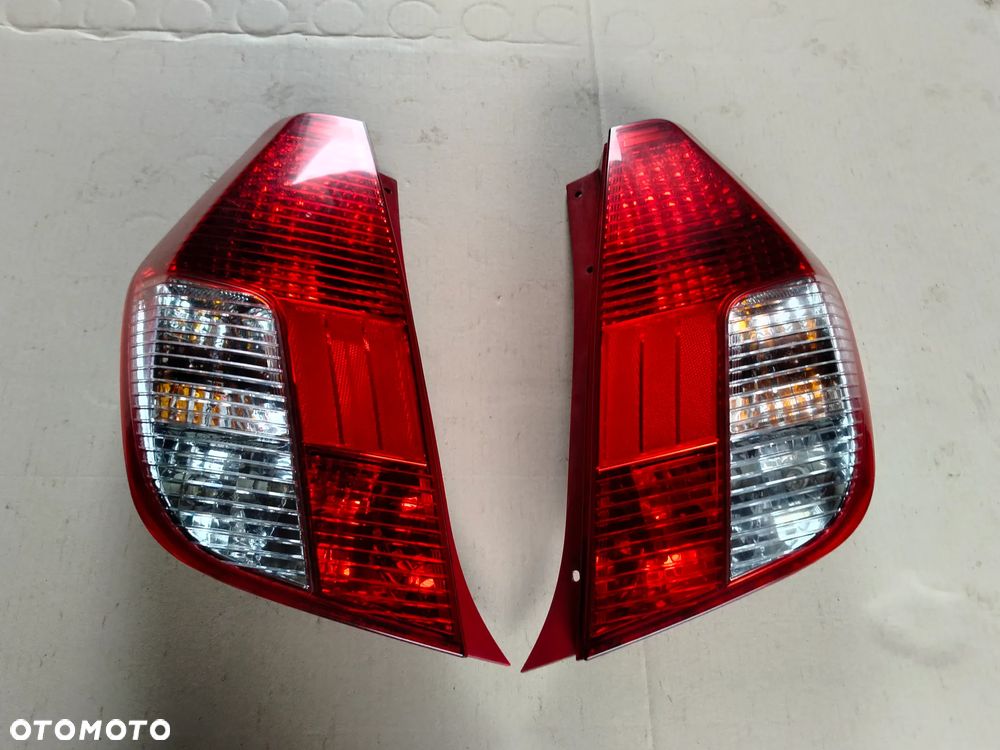 LAMPY TYŁ HYUNDAI I10 LEWA PRAWA - 1
