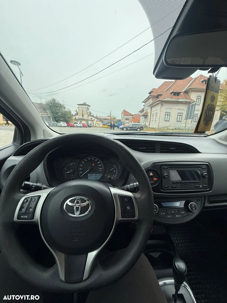 Toyota Yaris - 14