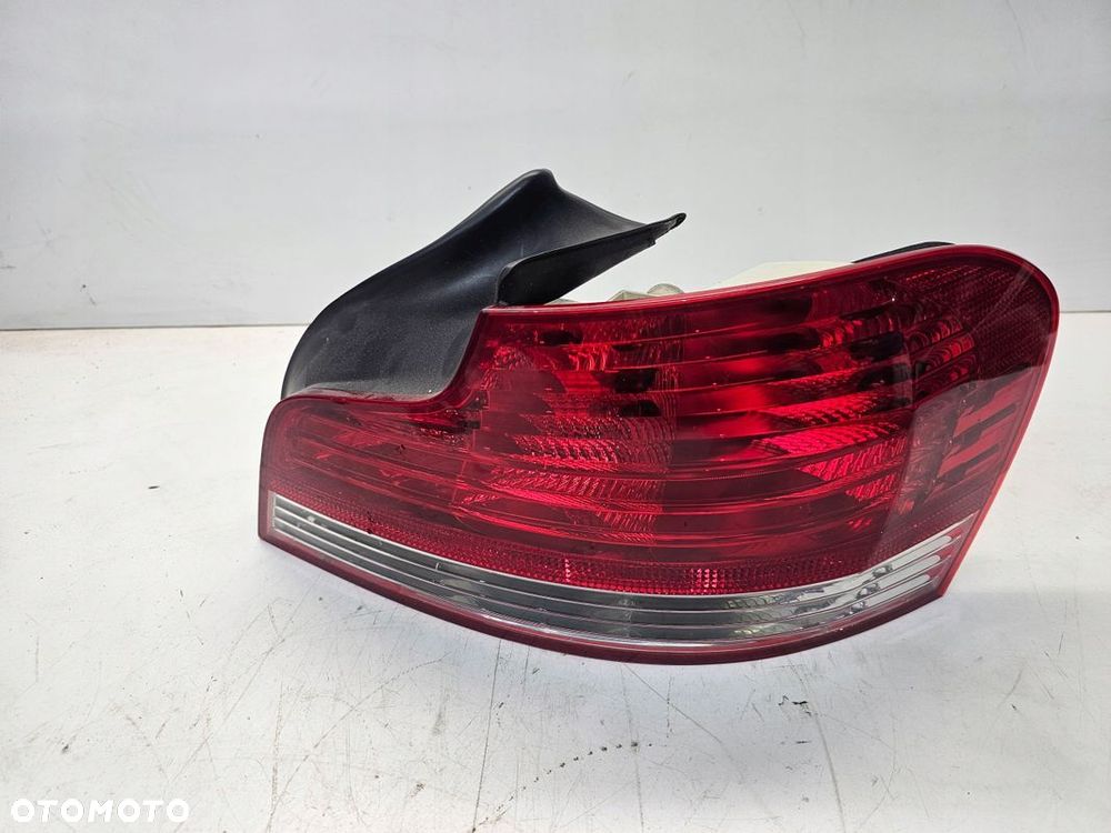 LAMPA PRAWY TYŁ BMW 1 CABRIO E88 63214869810 - 2