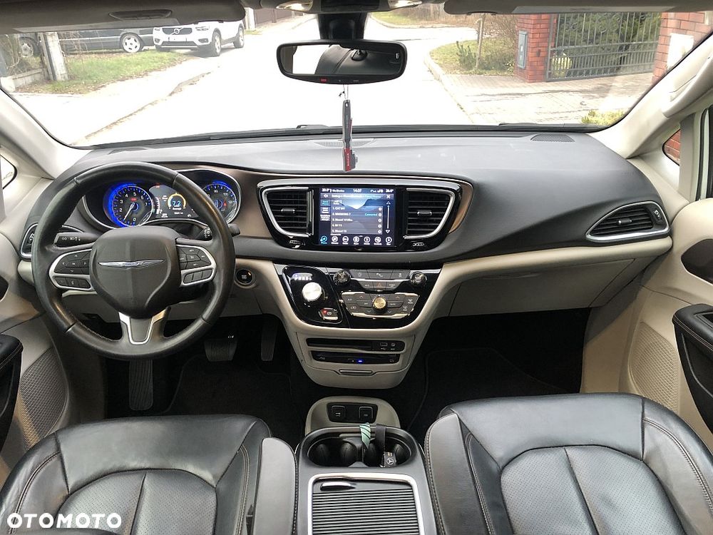 Chrysler Pacifica - 14